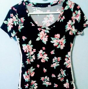 Flower Design tee-shirt